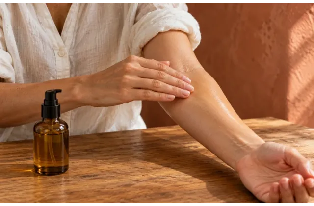 Body oil: how to choose a texture and apply it without a greasy finish